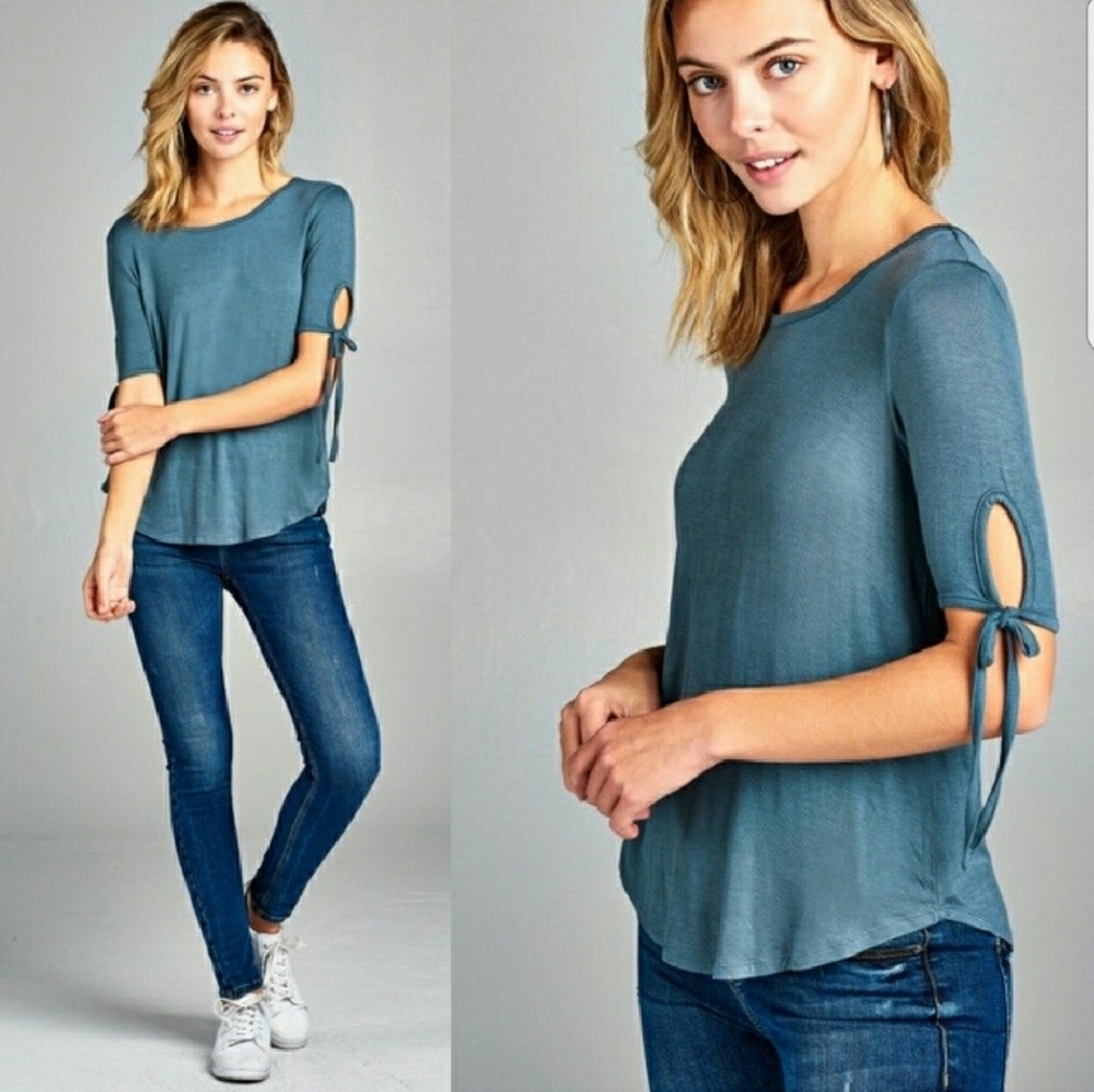 Last One!Soft Short Sleeve Top w/ Tie Detail